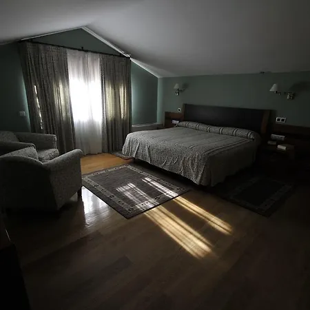 Penarrubia Hotel