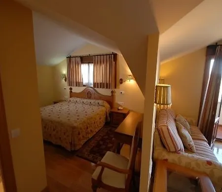 Hotel Penarrubia 3*